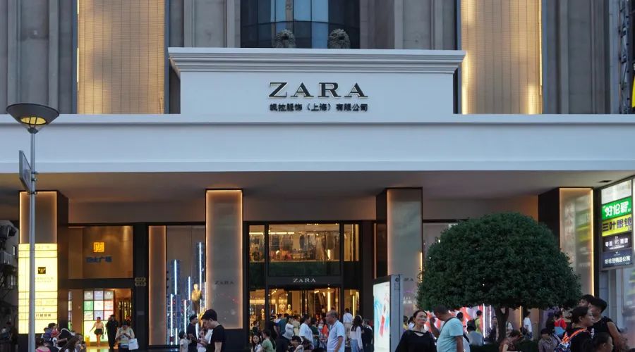 打折、关店、业绩暴跌，快时尚品牌“快”不起来了？