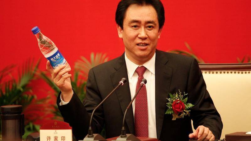混得“最失败”的瓶装水，花60亿打广告，亏40亿离场？