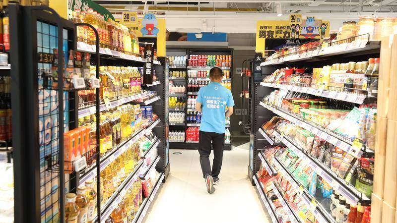 零售巨头争先开社区生鲜小超市，这到底什么生意？