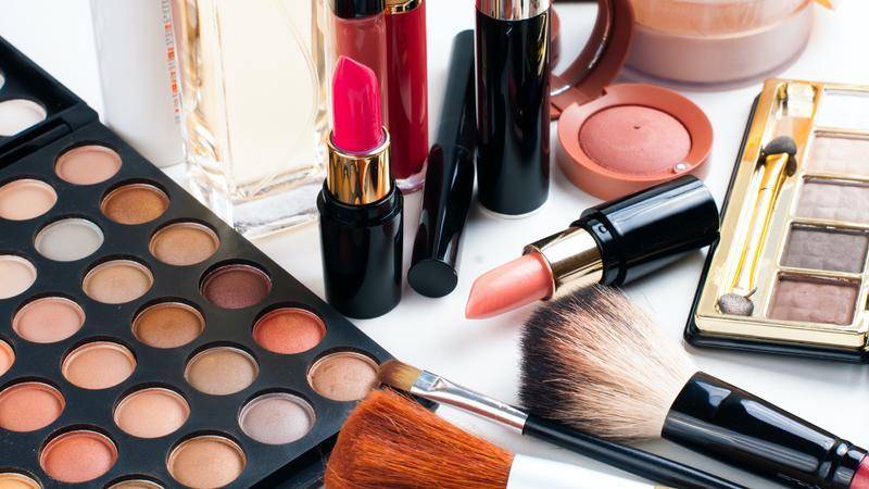 完美日记“变形梦”难圆？