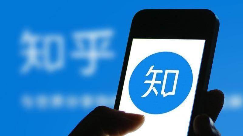 站在十字路口的互联网社交产品，知乎向左，豆瓣向右