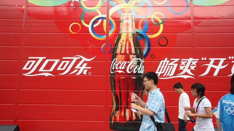 可口可乐在中国卖酒，最在乎什么？