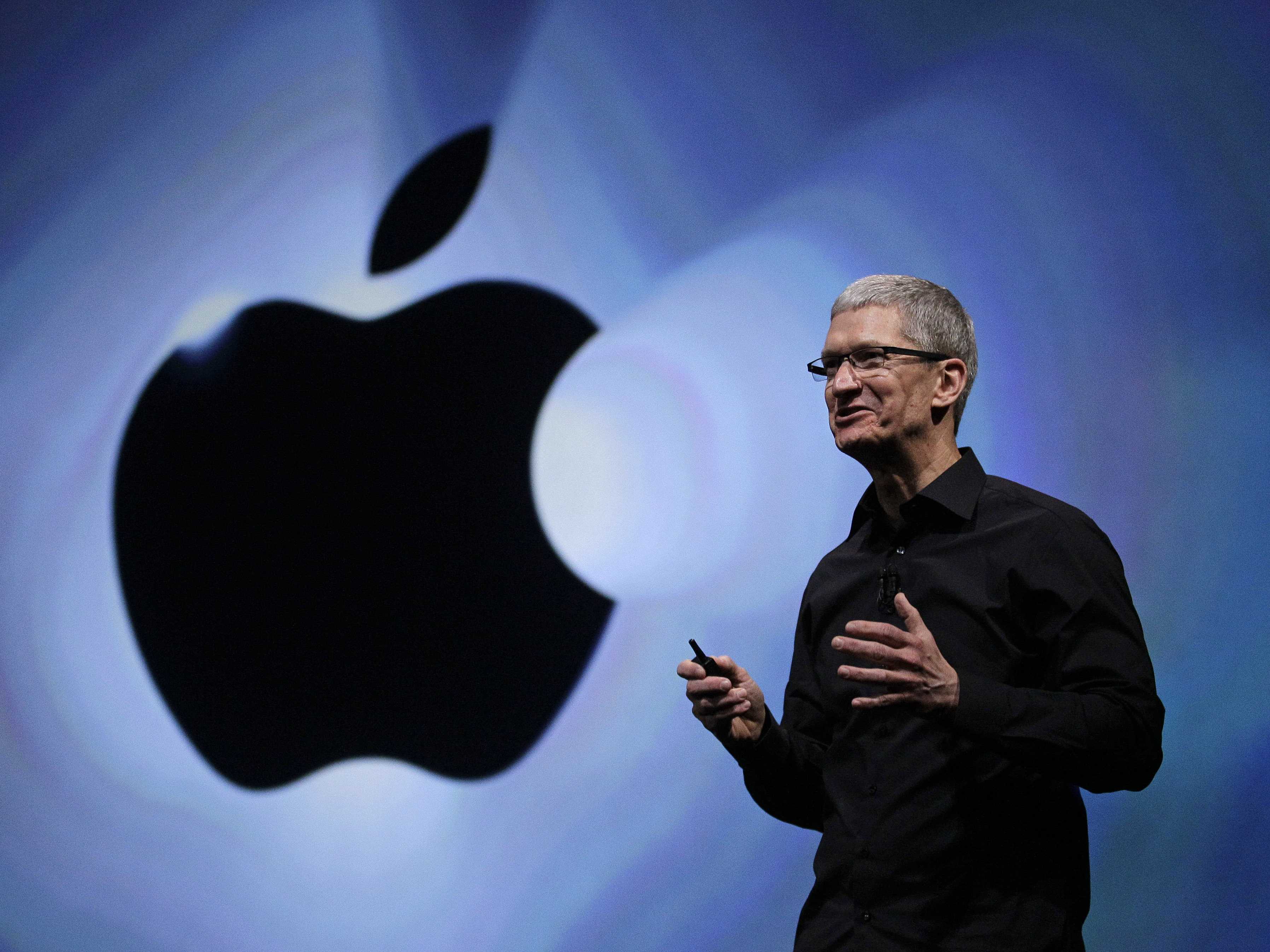 如何看待苹果的 “中年危机”？