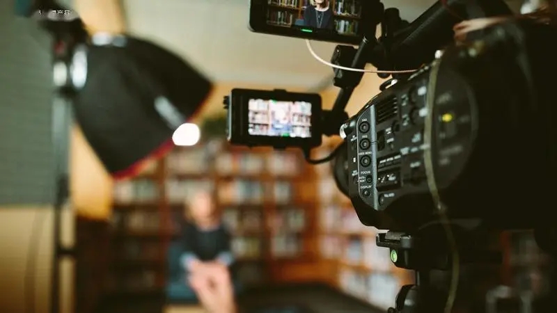 郑爽情绪崩溃， 李佳琦也“翻车”深夜致歉！明星带货还有救吗？