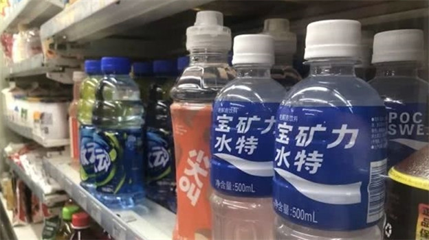 小店“熬冬”：不到一年，300多万家倒闭