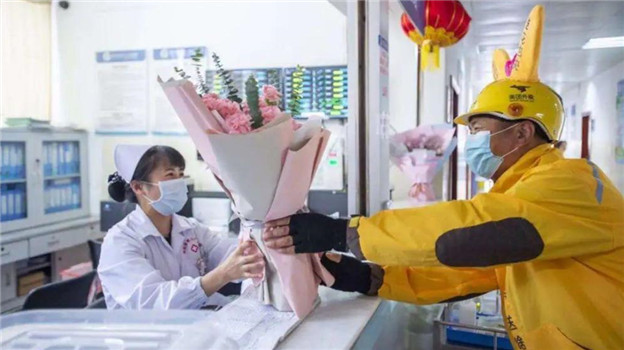 外卖送万物，央媒拆解“15分钟生活圈”
