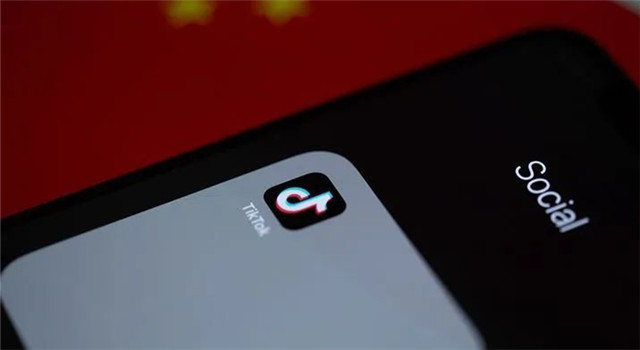 互联网炫富论：抖音与小红书的两种注脚