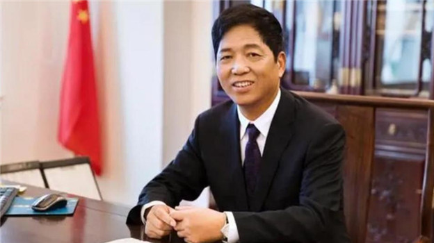 “不务正业”的雅戈尔老板，又双叒要回归主业了