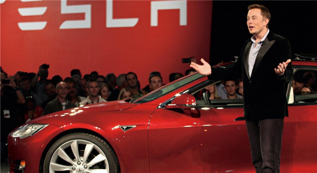 特斯拉，站在了悬崖边上